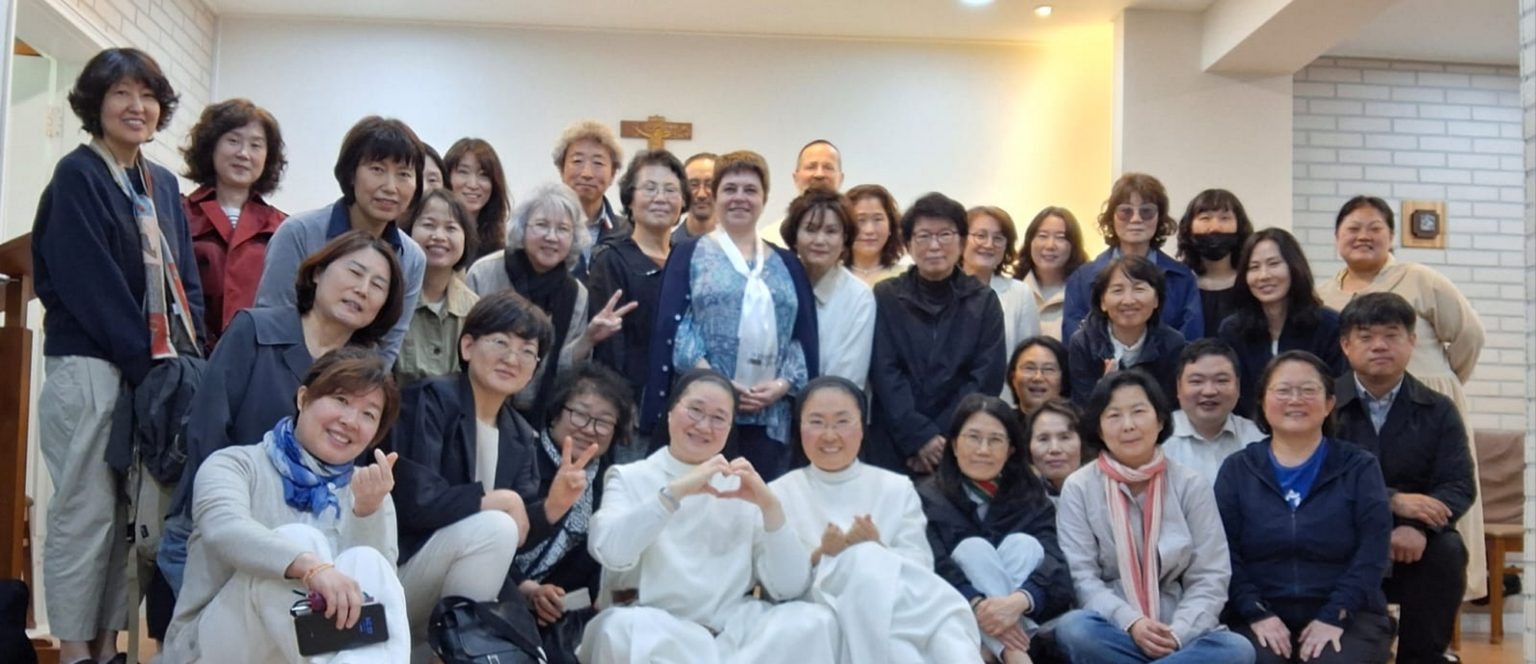 Con los Equipos de Seúl – Corea del Sur – Mayo de 2025