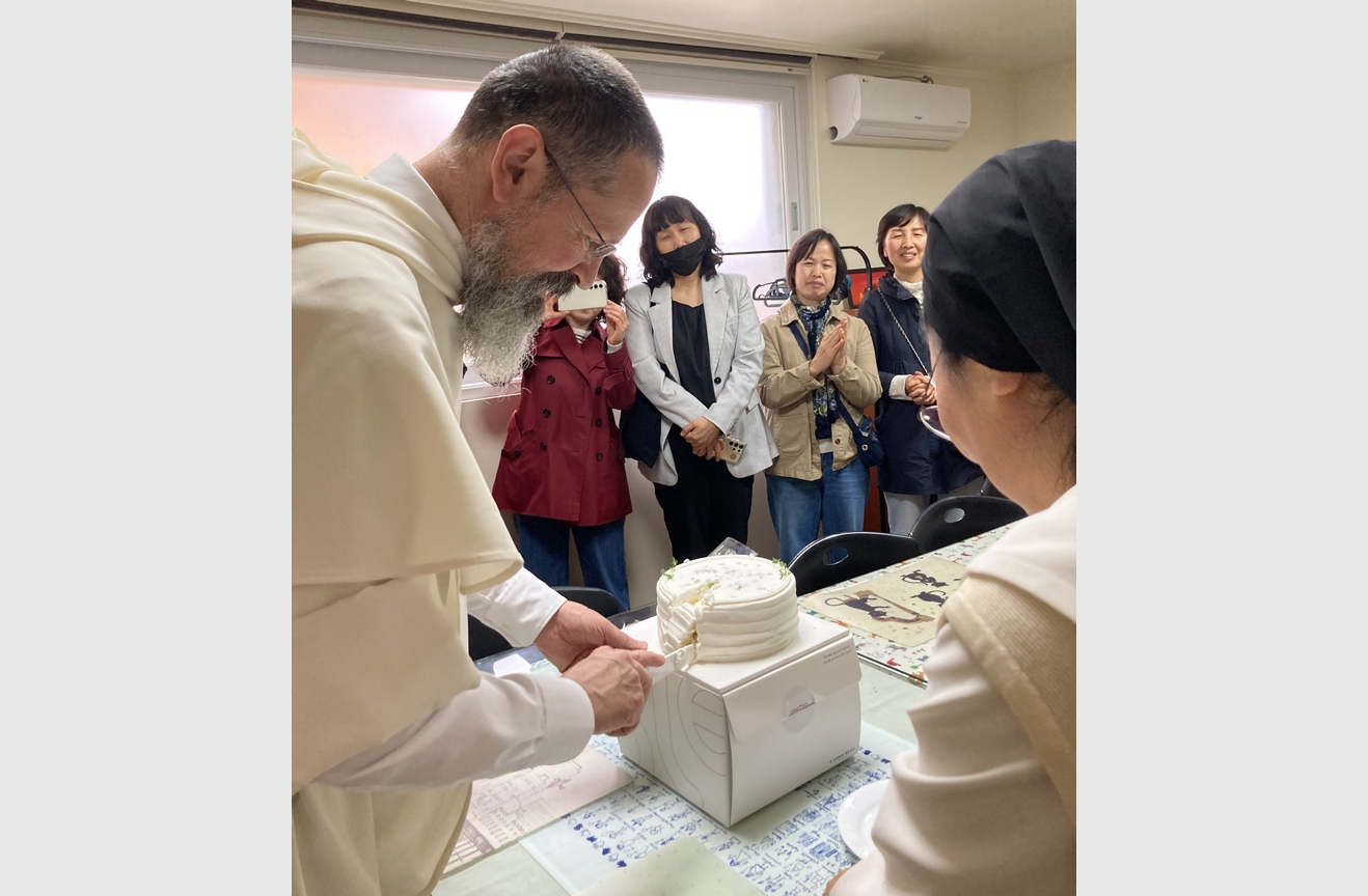 The Rosary Teams are 70! – May 2025